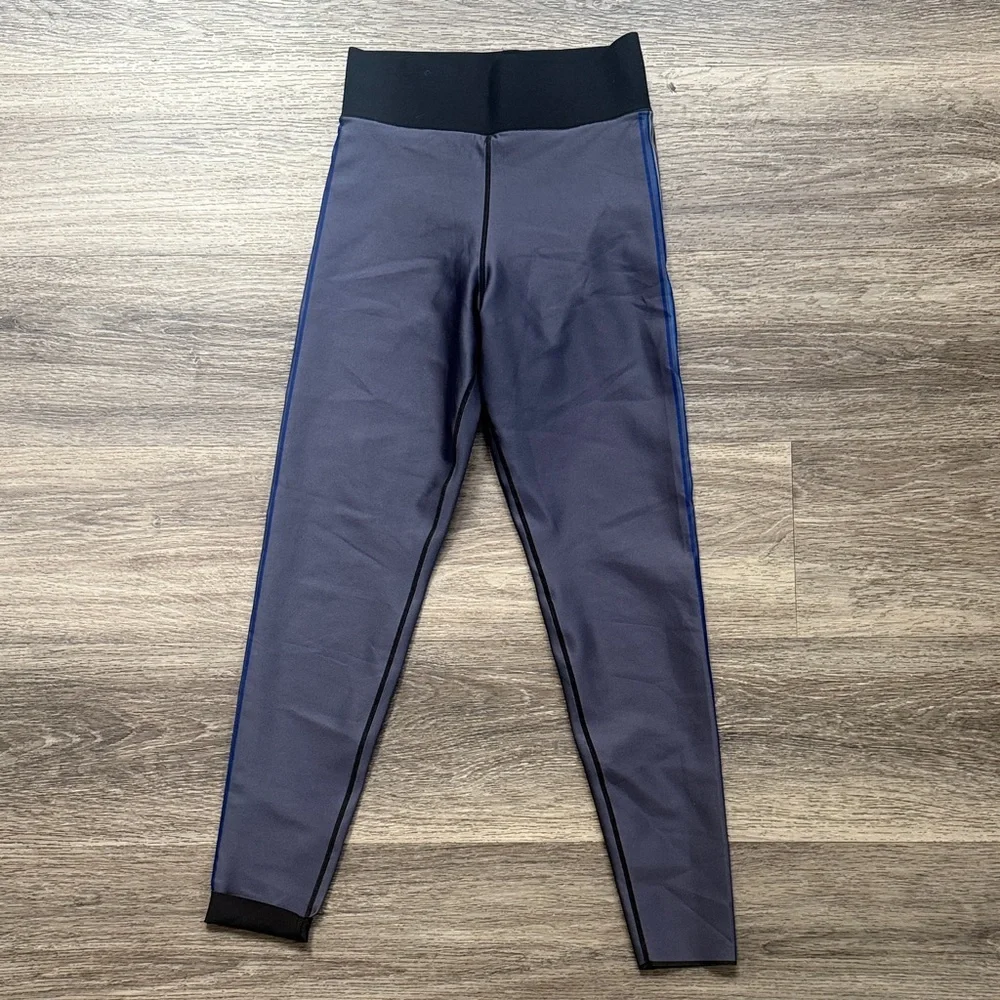 Ultracor Black Leggings with Gray Accents Mid rise Stripe